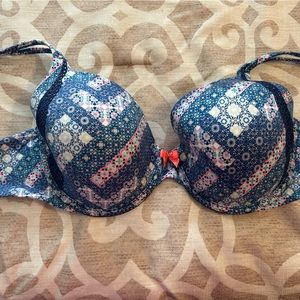 Victoria Secret 38D Bra